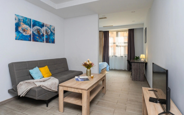 On Koghbatsi Streer 16-3 Apartments