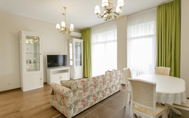 Na Parusnoy 19 (Imeretinskiy) Flat