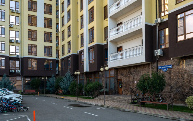 Bolshaya I Stilnaya S Vidom Na Gory Flat
