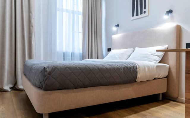 U Moskovskogo vokzala s kukhney i konditsionerom Apartments