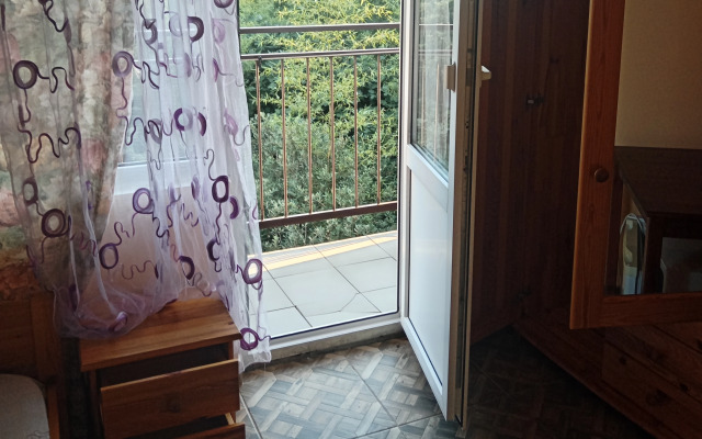 Oazis Na Molodezhnoj Guesthouse