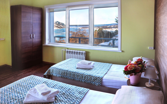 Larus Hotel