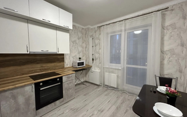 Uyutnaya kvartira v novom dome Flat