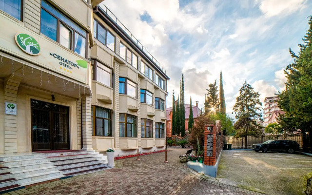 Elitny Apartament v Gostinitse Senator Flat