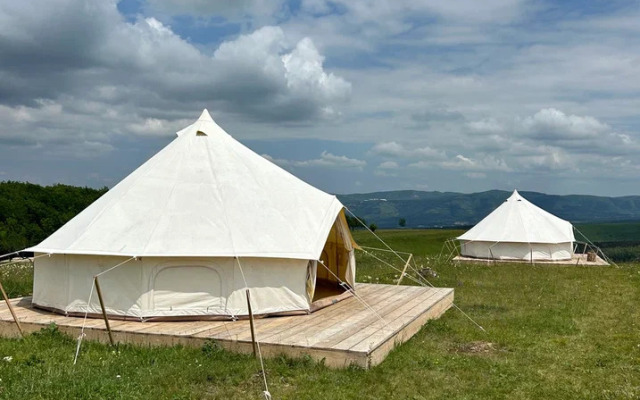 Medovye Kholmy Glamping