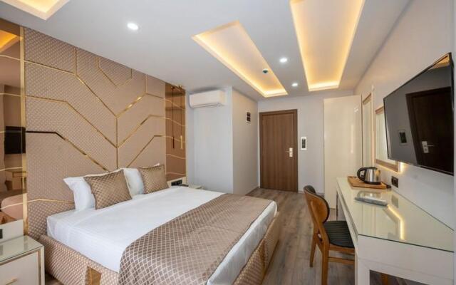 Luxury Airport Hotel by Zazzoni
