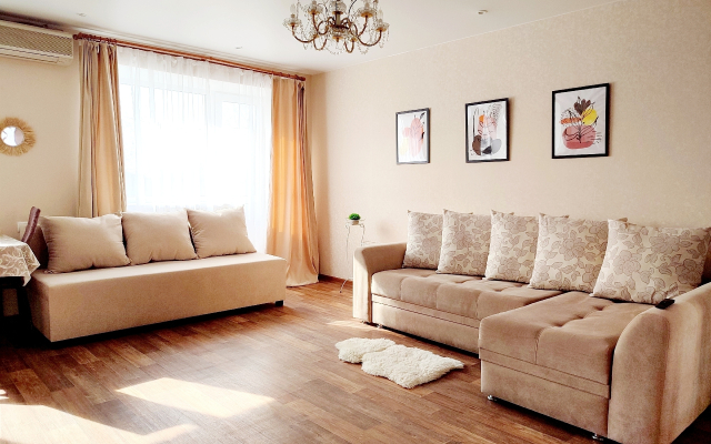 Квартира 2-комнатная в Омске на Петра Ильичева 4