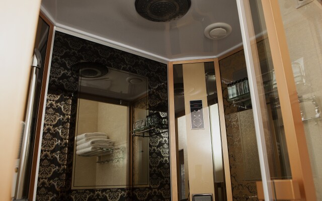 GUSTO Hotel