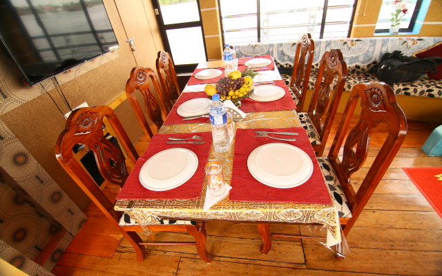 Sreekrishna 2 Bedroom Private Houseboat Hotel