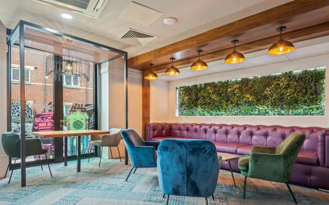 Апарт-отель Roomzzz London Stratford