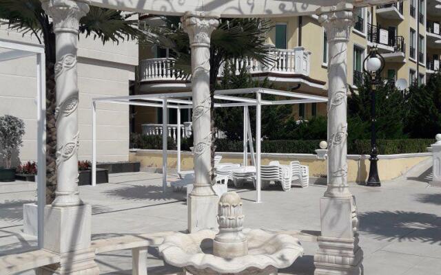 Taliana Beach Residence Apartment