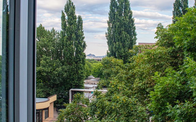 Uyutnaya Kvartira V Tsentre Kmv Flat