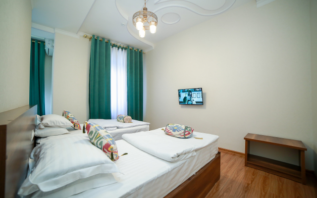 Rayhon Hotel