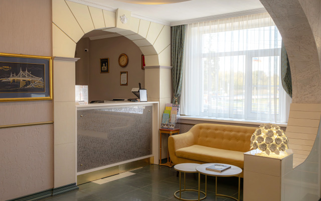 Oktyabr'skaya Hotel