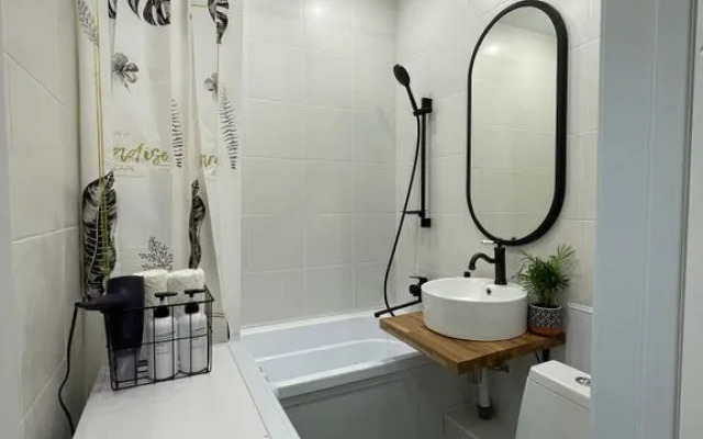 Na Ul. Mukhina 1 Flat
