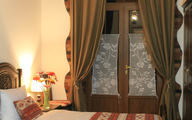 Hinyard Hotel