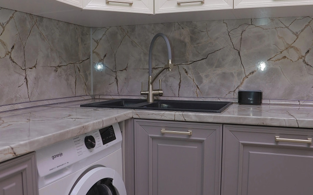 Kavkazskaya 18 Flat