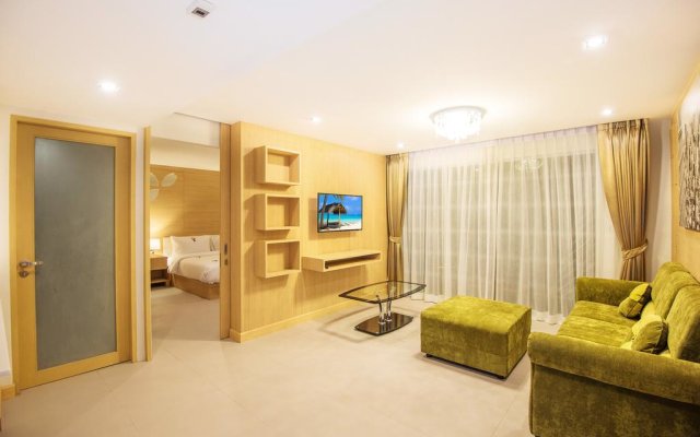 Отель Clarion Patong Beach