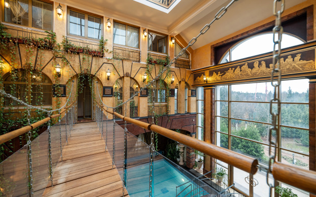 Atrium Private house