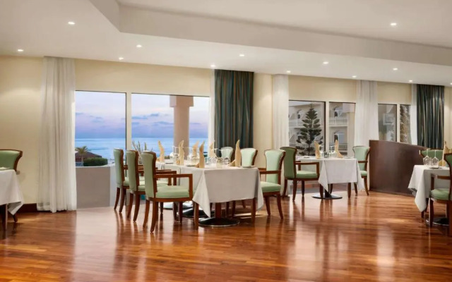 Hotel WYNDHAM GARDEN SALALAH MIRBAT RESORT