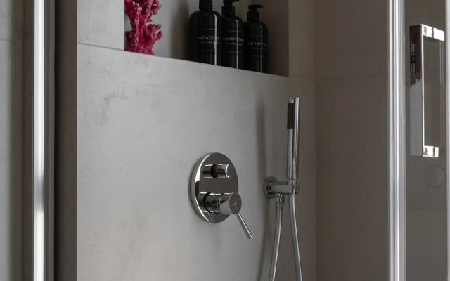 Granat s Basseynom i Mangalnoy Zonoy Villa