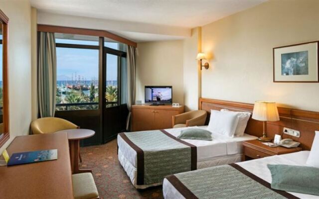 Ozkaymak Marina Hotel
