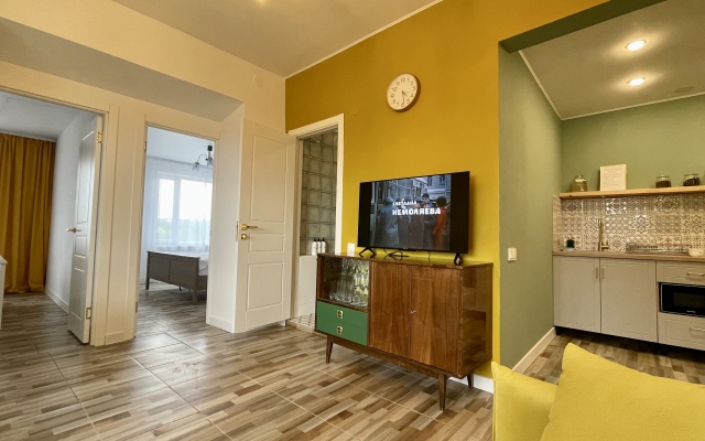 3-Kh Komnatnaya Kvartira S Mangalnoy Zonoy Flat