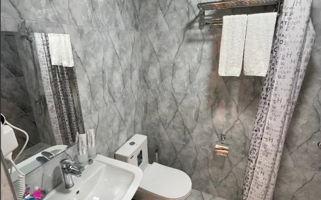Afruza Guest House
