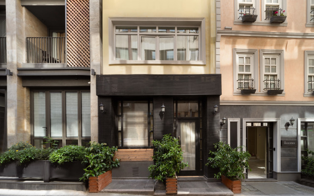 Meroddi La Porta Hotel