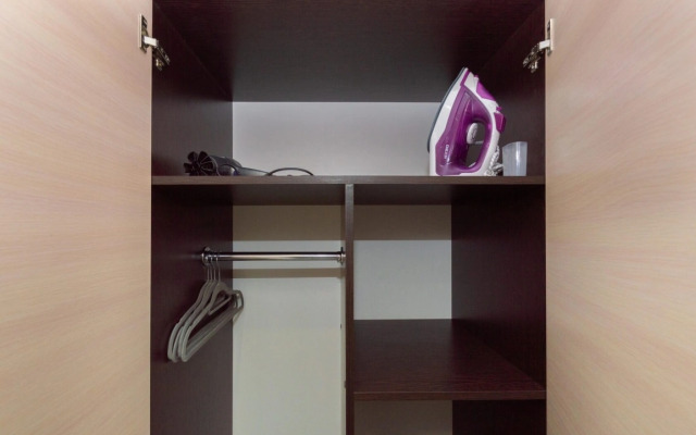 Mini-studija s Panoramnym Oknom i Parkovkoj Apartment