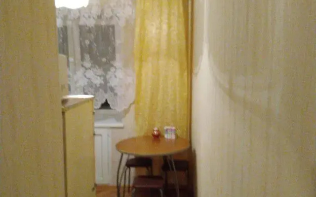 V Proyezde Profsoyuzov, 2 Flat