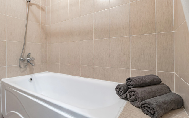 Uyutnye Ryadom S Khanshatyrom Apartments