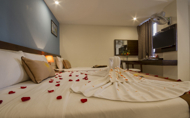 Happy Sky Hotel