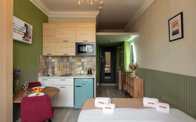 Апартаменты KeyGo #1010 Студия рядом с метро Окружная