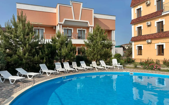 Altera Guest House