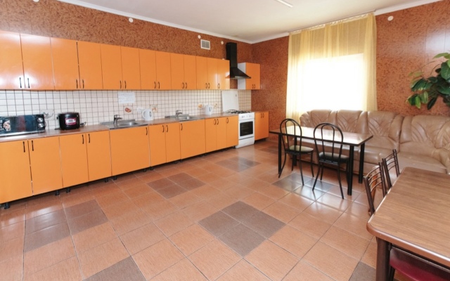 Uyut Guest House