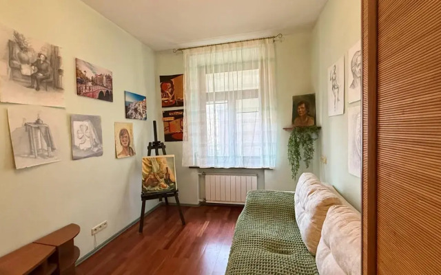 3 Komnatnaya Flat