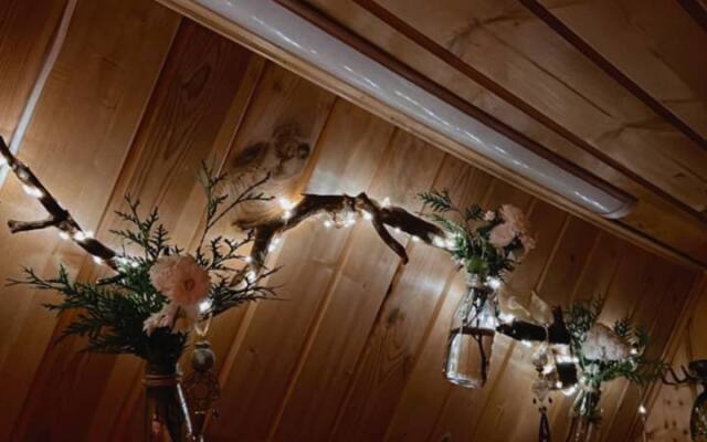 Частный Дом О, Дни в Лесу