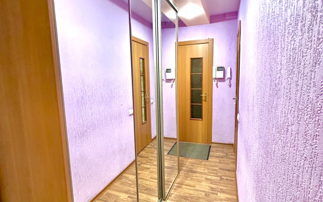 Komfortnye Apartamenty v Shage ot Tsentra Flat