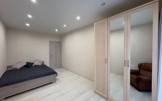 Na Ogorozhennoy Territorii v Zelenom Tikhom Rayone Apartments