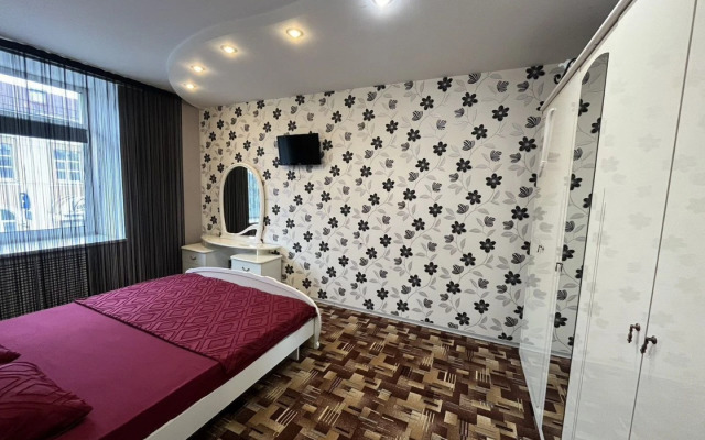 Na Sovetskom Prospekte 28 Flat
