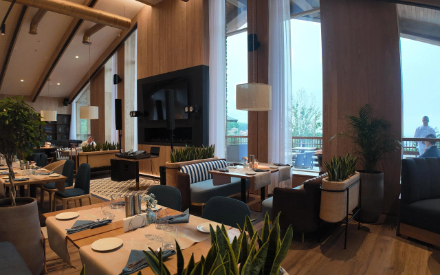 Sunrise Hill Hotel complex