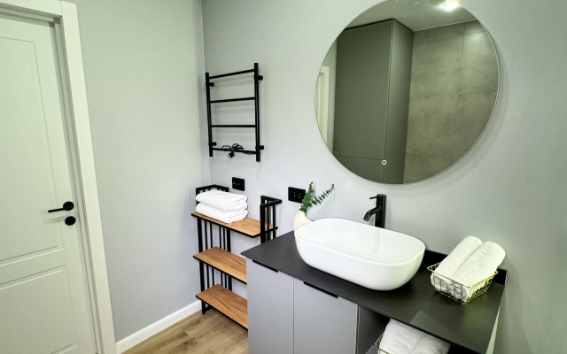 S Panoramnym Vidom Na Naberezhnuyu Tsentr Goroda Flat