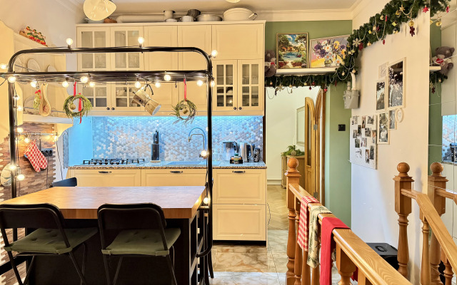 U Kitayskoy Besedki Guest House