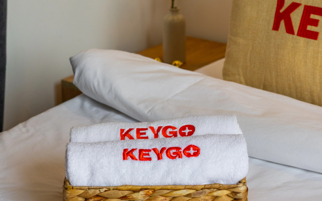 KeyGo #0149 2 Bedroom Design near Saryan Street Apartments
