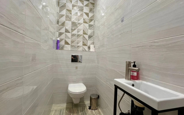 Квартира Просторная 2Комнатная Рядом с Аэропортом на Гусарской