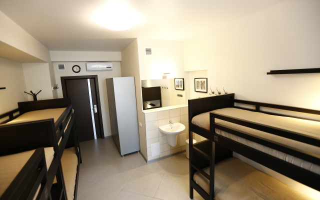 U Vokzala Brenson Hostel
