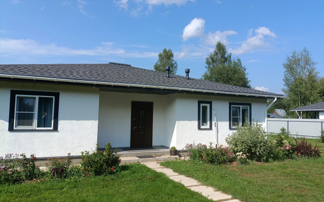 S Kupelyu House