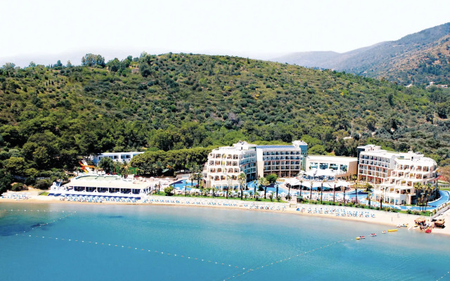 Paloma Pasha  - All inclusive