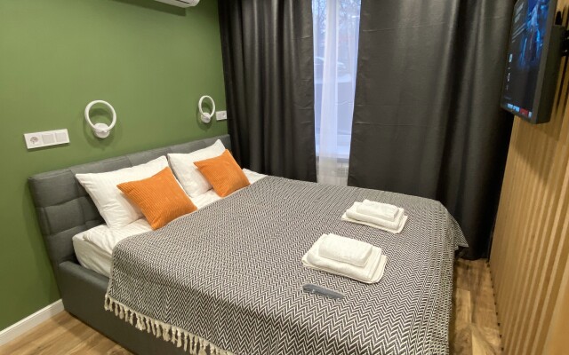 Zelenaya studiya i tochka Apartment